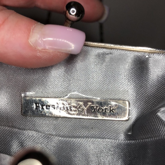 Preston & York Sequin Silver Shell Shaped Evening Clutch with Chain Strap - Picture 5 of 8